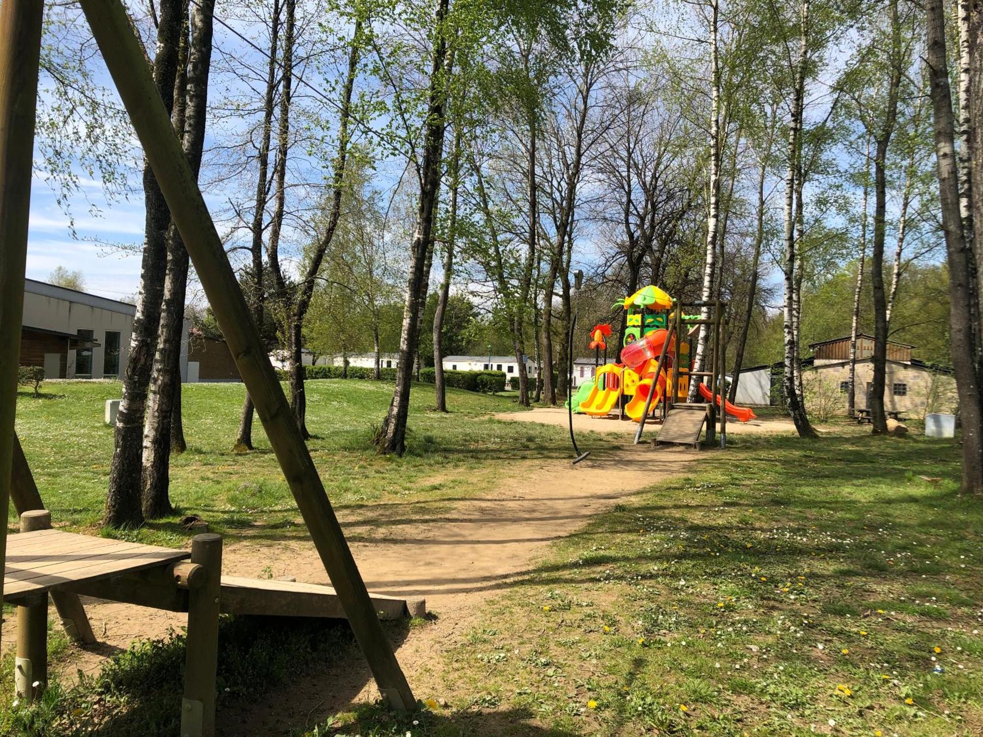 Cottage Chaleureux Dans Domaine Prive Signy-le-Petit Zewnętrze zdjęcie